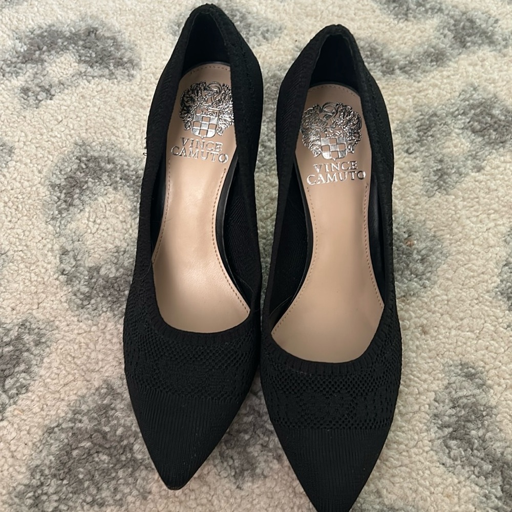 Brand new: Vince Camuto black Heels size 6.5